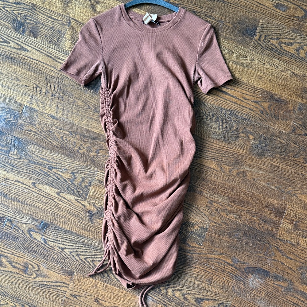 Zara Ruched Side Midi Dress in Rust